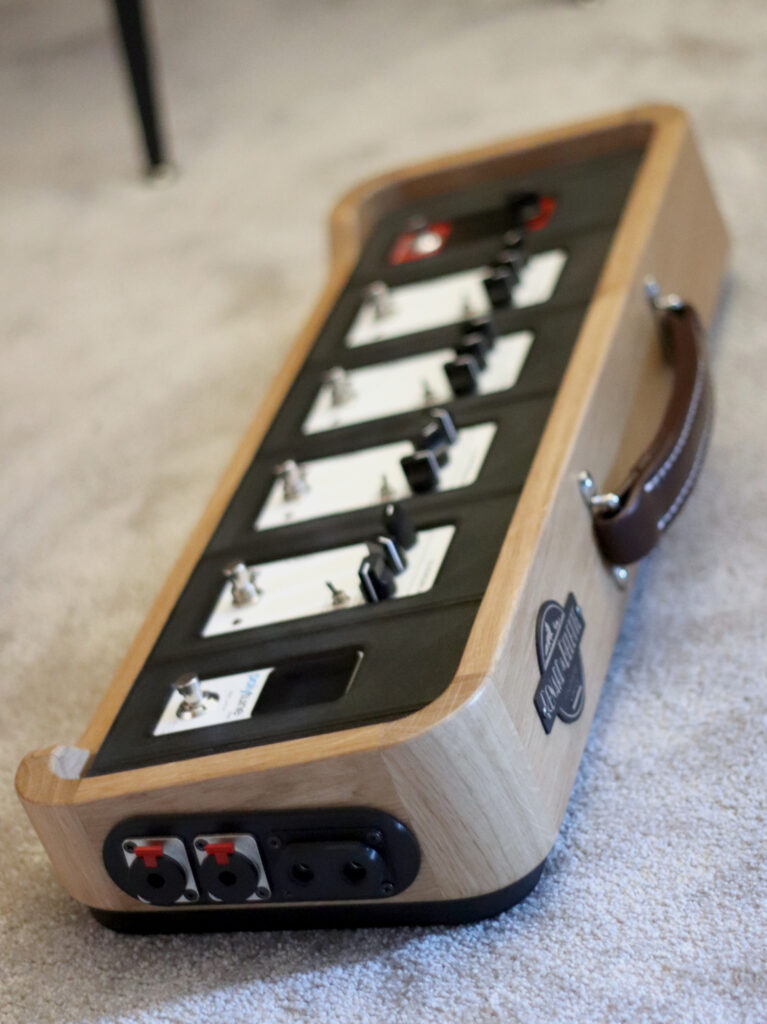 SOLOSCAF 6 pedalboard pour 6 pedales Renard & Belette