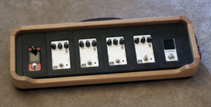 SOLOSCAF 6 pedalboard pour 6 pedales Renard & Belette
