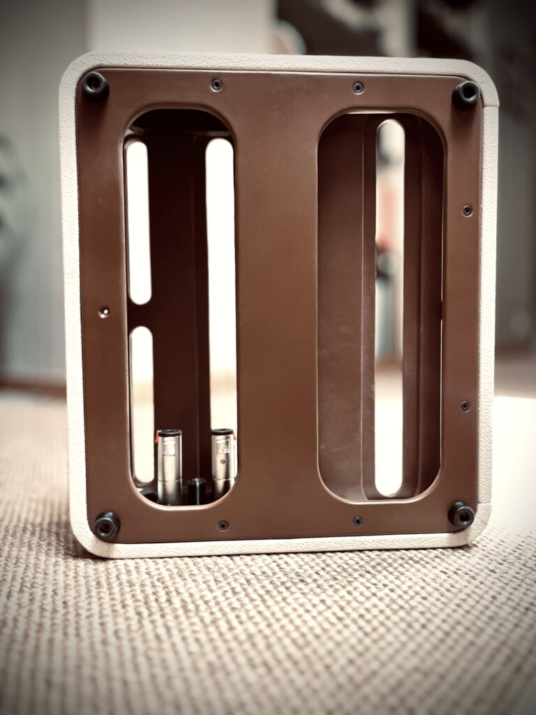 pedalier multiplis de hetre revetu couleur creme, fabrication custom Renard & Belette